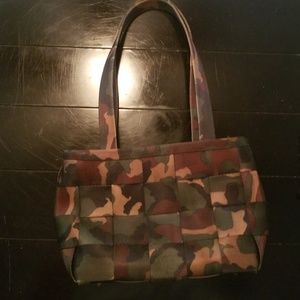 Harveys Camo Seatbelt Purse